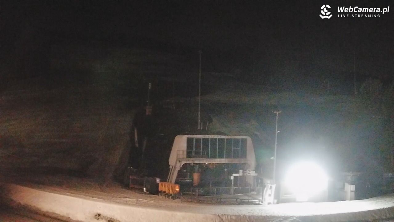 SŁOTWINY-ski - widok na dolną stację - 10 marzec 2026, 19:42