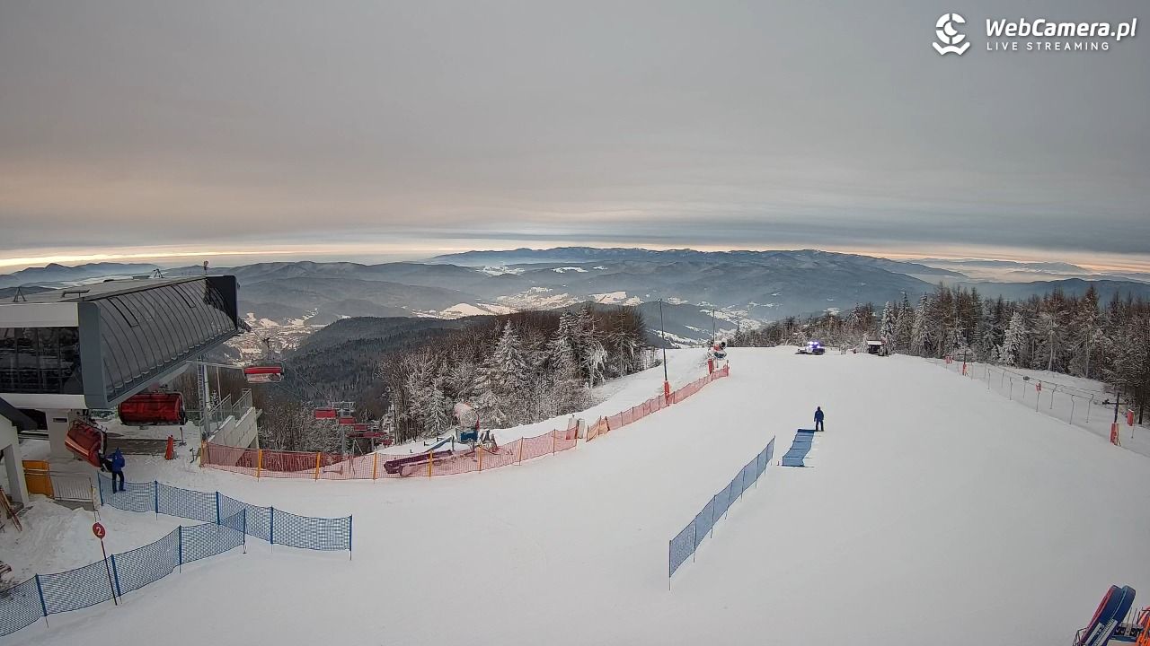 Jaworzyna Krynicka - widok na kolej Harnaś Express NOWOŚĆ - 10 styczeń 2026, 07:57