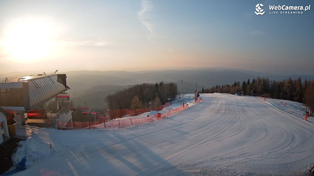 Jaworzyna Krynicka - widok na kolej Harnaś Express NOWOŚĆ - 11 marzec 2026, 06:40