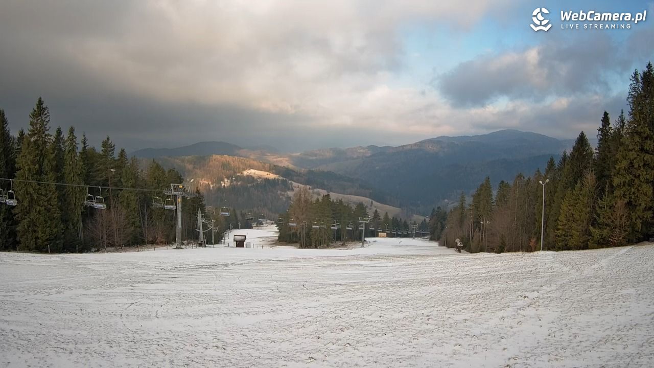 Wierchomla - widok na trasy - 09 kwiecień 2026, 07:21
