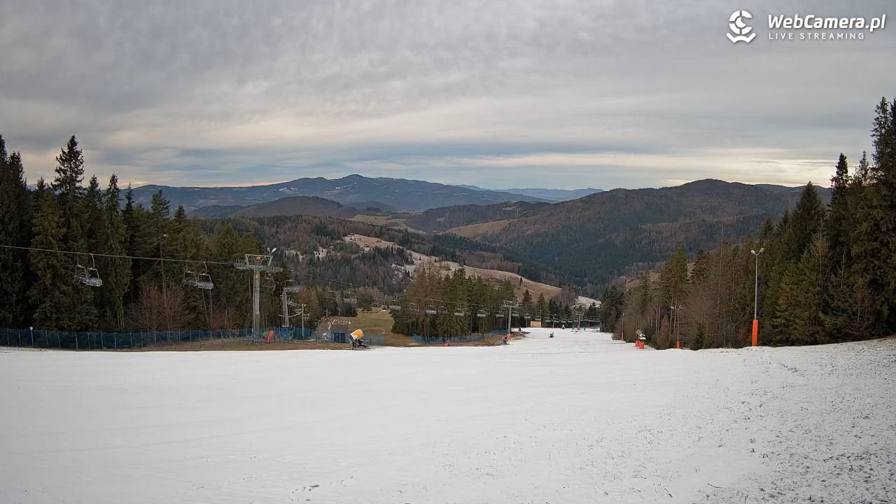 Wierchomla - widok na trasy - 17 grudzień 2025, 08:15