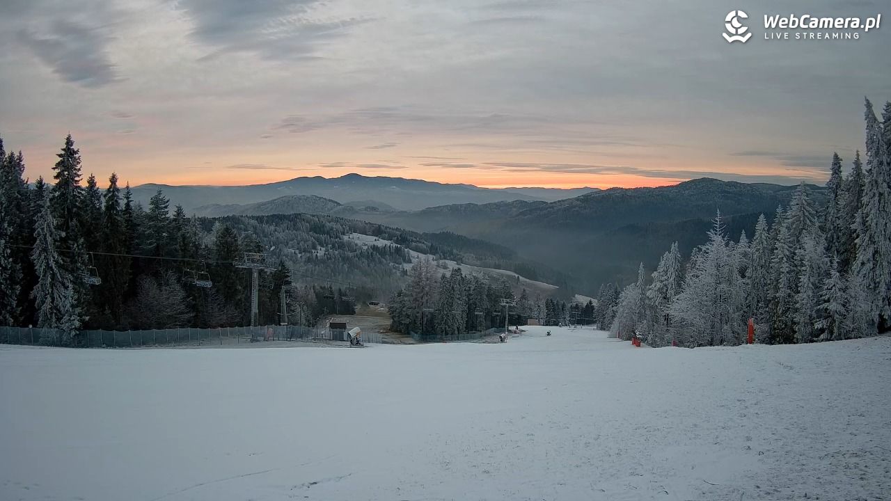 Wierchomla - widok na trasy - 16 grudzień 2025, 15:59
