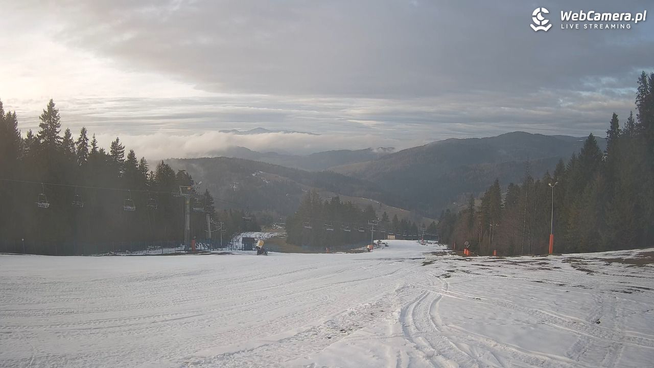 Wierchomla - widok na trasy - 08 grudzień 2025, 13:57
