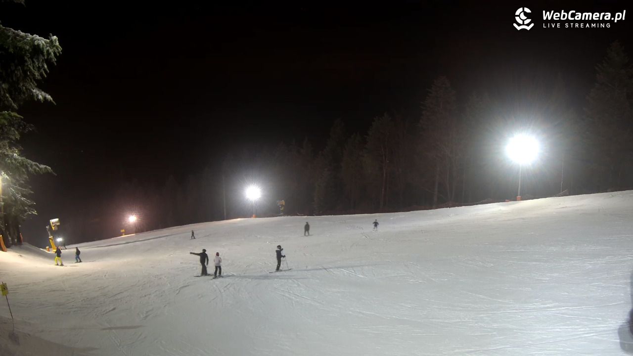 Kasina SKI - widok na trasy NOWOŚĆ - 04 luty 2026, 20:38