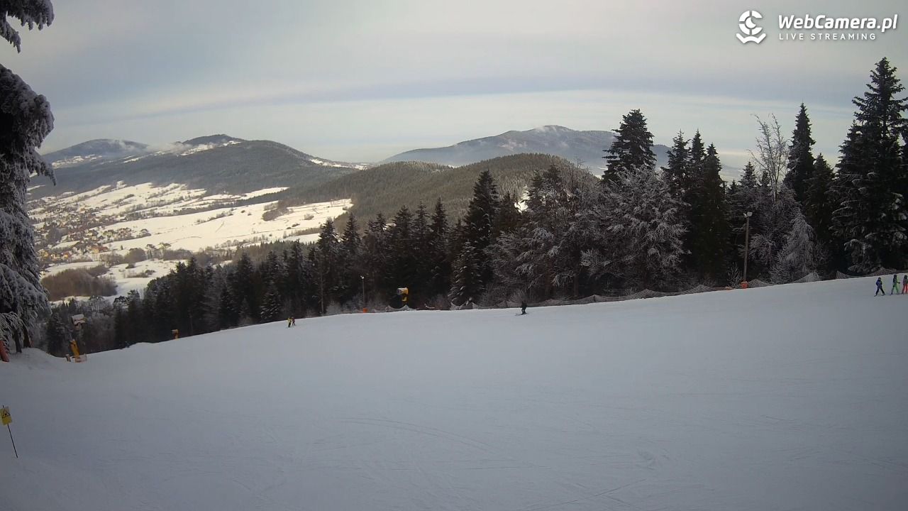 Kasina SKI - widok na trasy NOWOŚĆ - 04 luty 2026, 10:34