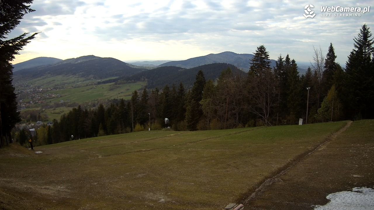 Kasina SKI - widok na trasy NOWOŚĆ - 01 maj 2026, 18:31