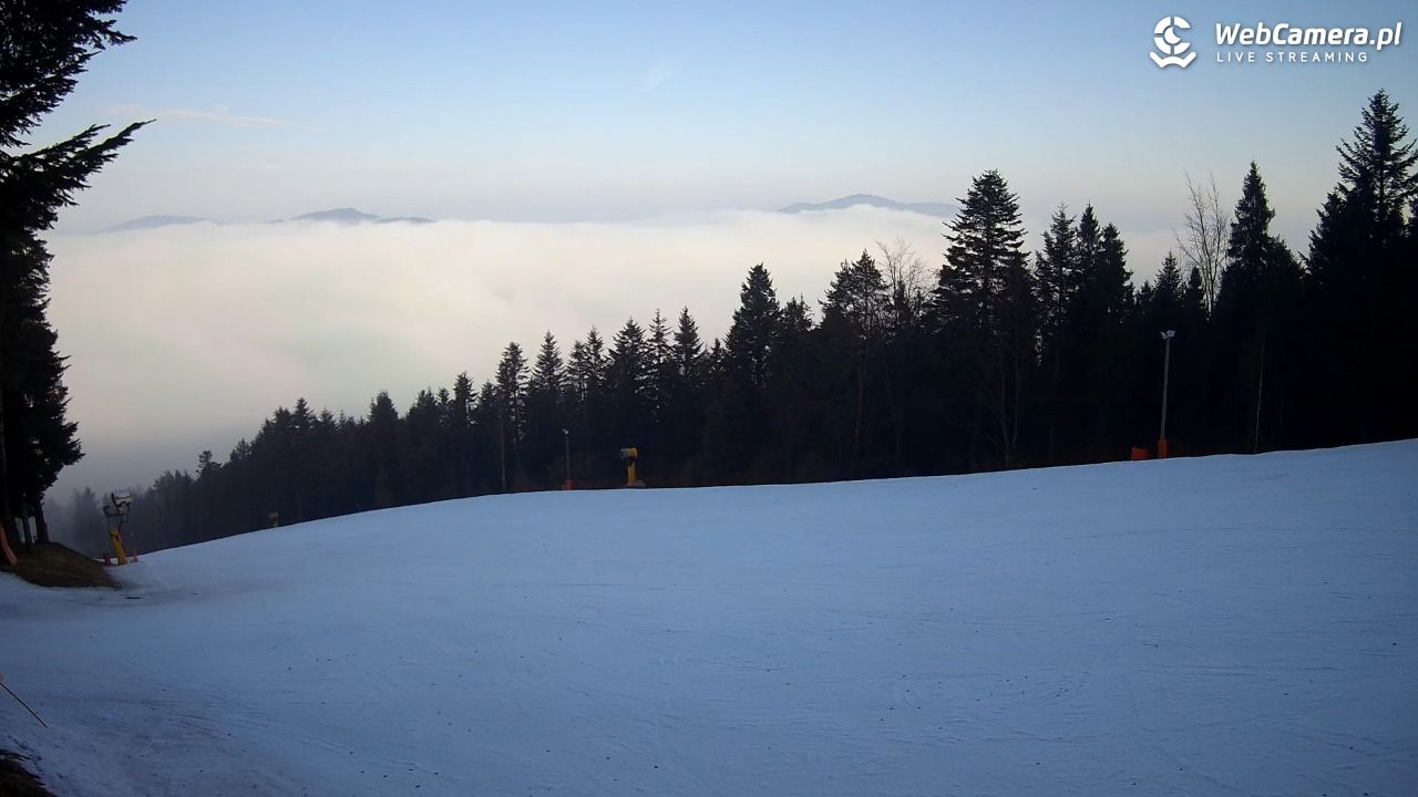 Kasina SKI - widok na trasy NOWOŚĆ - 16 marzec 2026, 07:21