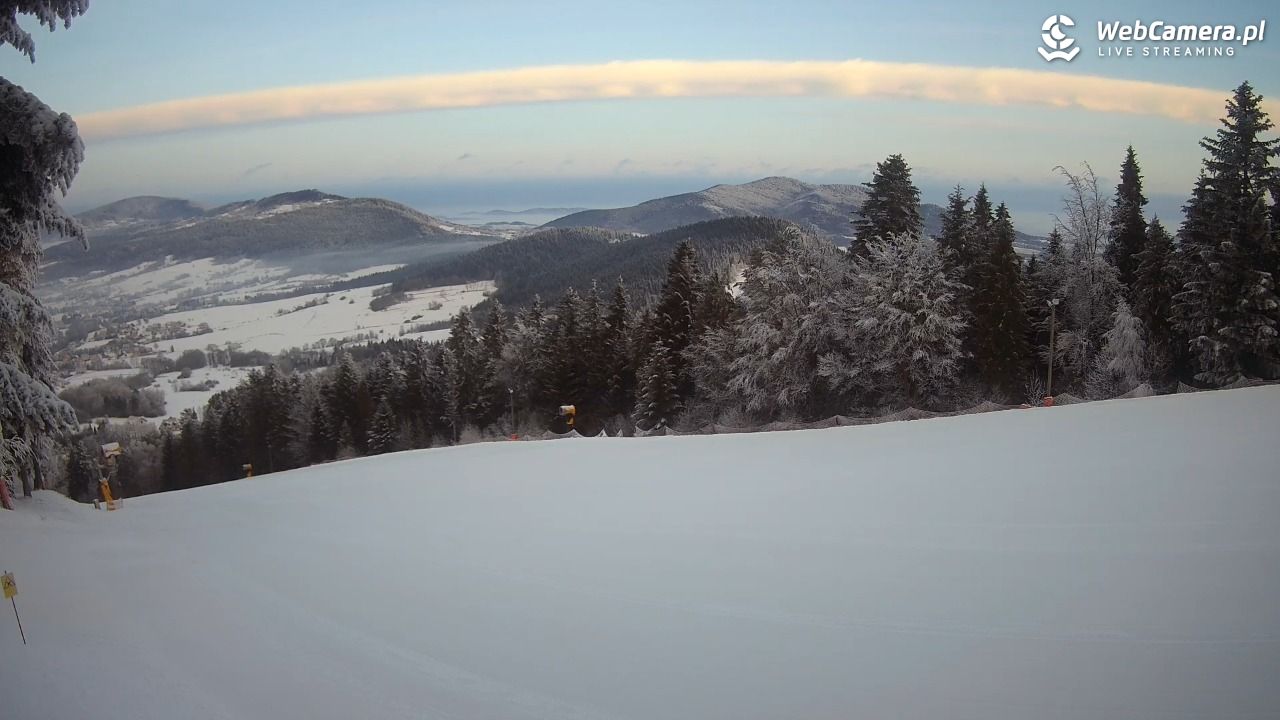 Kasina SKI - widok na trasy NOWOŚĆ - 04 luty 2026, 07:24