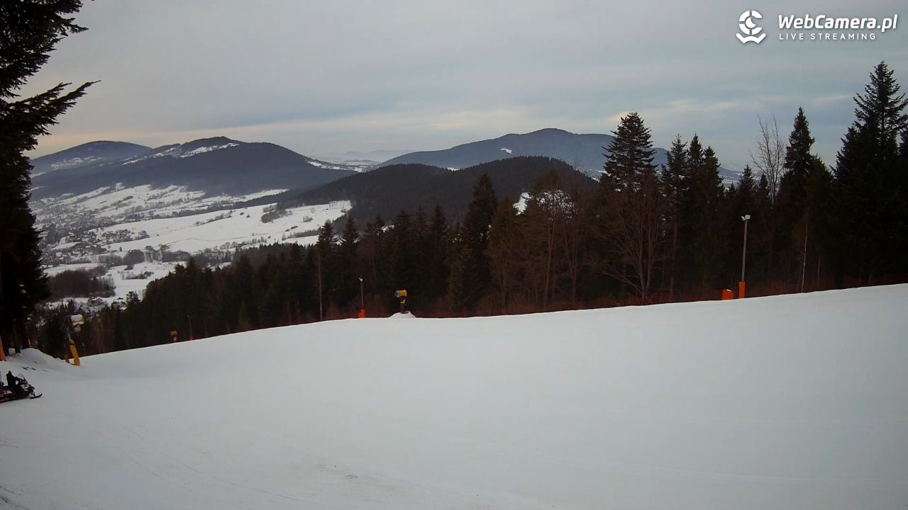 Kasina SKI - widok na trasy NOWOŚĆ - 03 grudzień 2025, 15:37