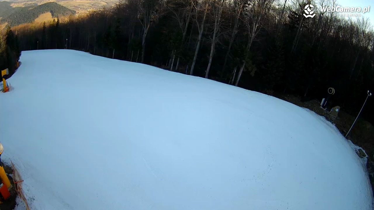 KASINA - SKI górna stacja wyciągu - 15 marzec 2026, 07:34