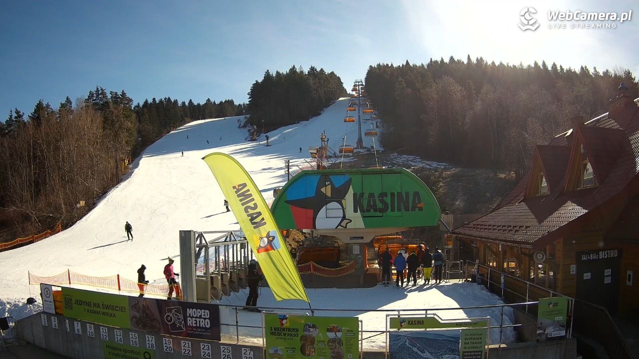 KASINA - ski dolna stacja wyciągu - 06 marzec 2026, 09:36