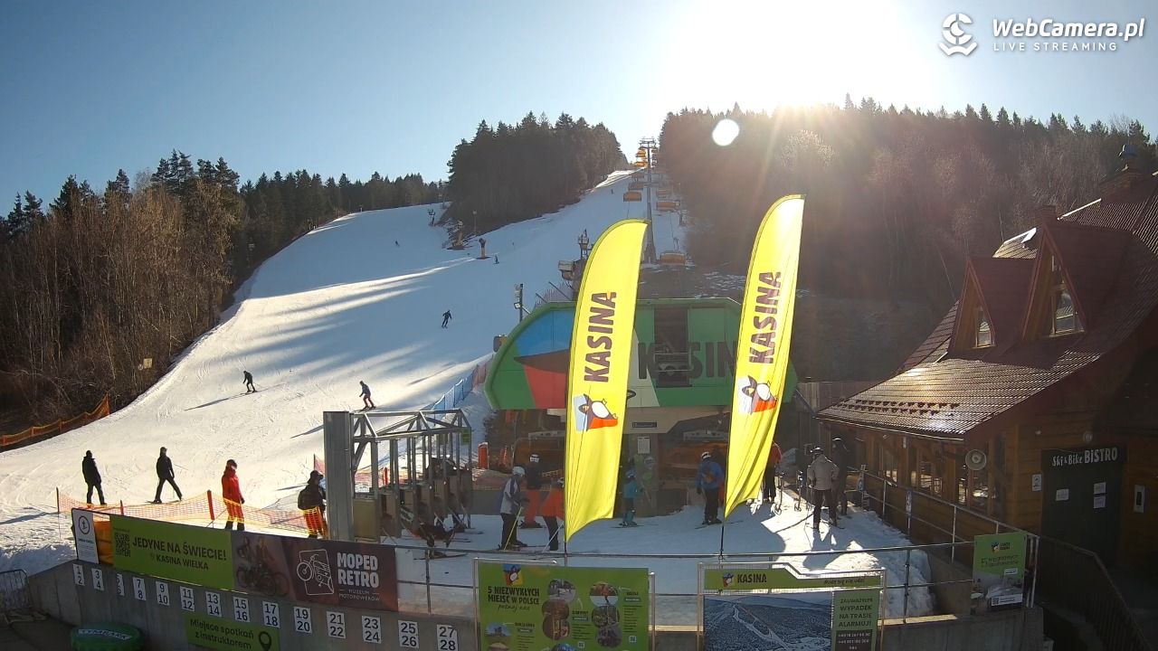 KASINA - ski dolna stacja wyciągu - 07 marzec 2026, 08:52