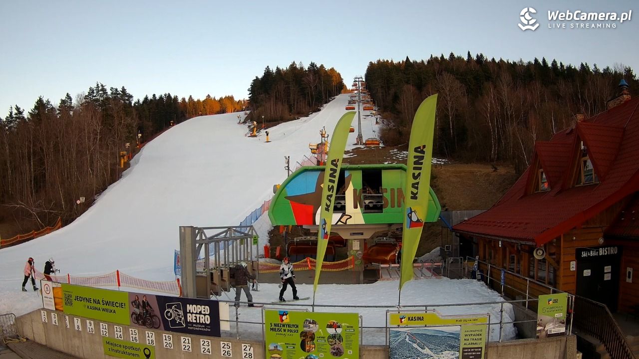 KASINA - ski dolna stacja wyciągu - 06 marzec 2026, 17:05