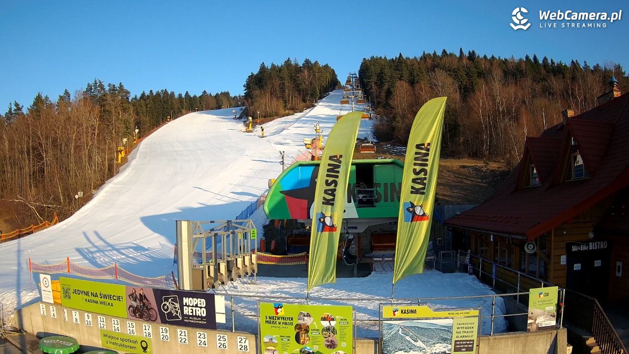KASINA - ski dolna stacja wyciągu - 07 marzec 2026, 16:48