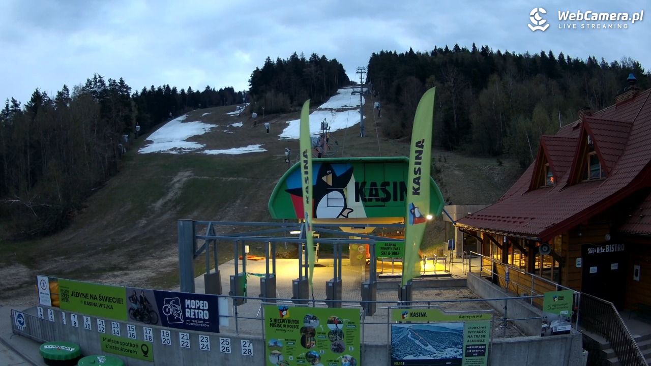 KASINA - ski dolna stacja wyciągu - 19 kwiecień 2026, 19:46