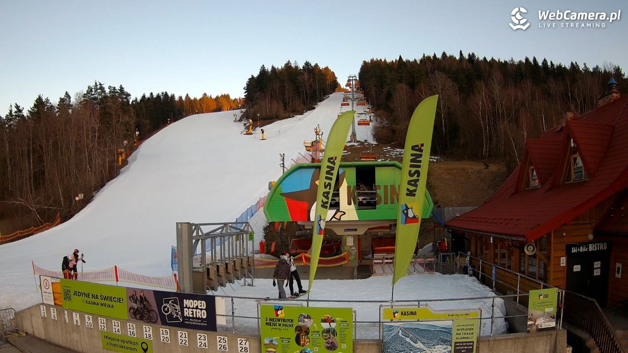 KASINA - ski dolna stacja wyciągu - 06 marzec 2026, 17:06