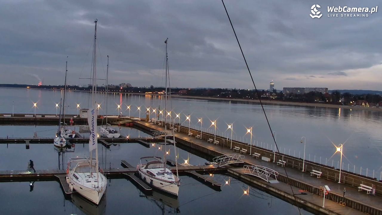 SOPOT - widok z molo - 20 grudzień 2025, 07:41