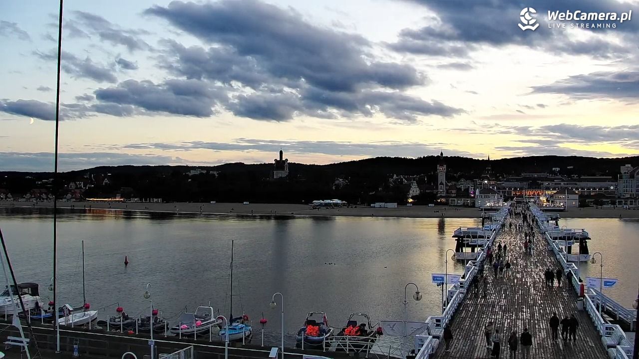SOPOT - widok z molo - 17 wresień 2026, 19:06
