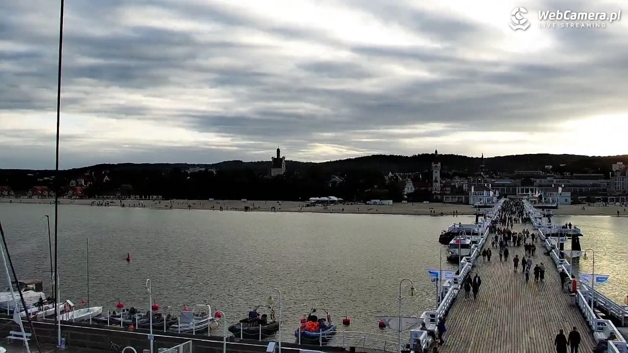 SOPOT - widok z molo - 19 wresień 2026, 17:42