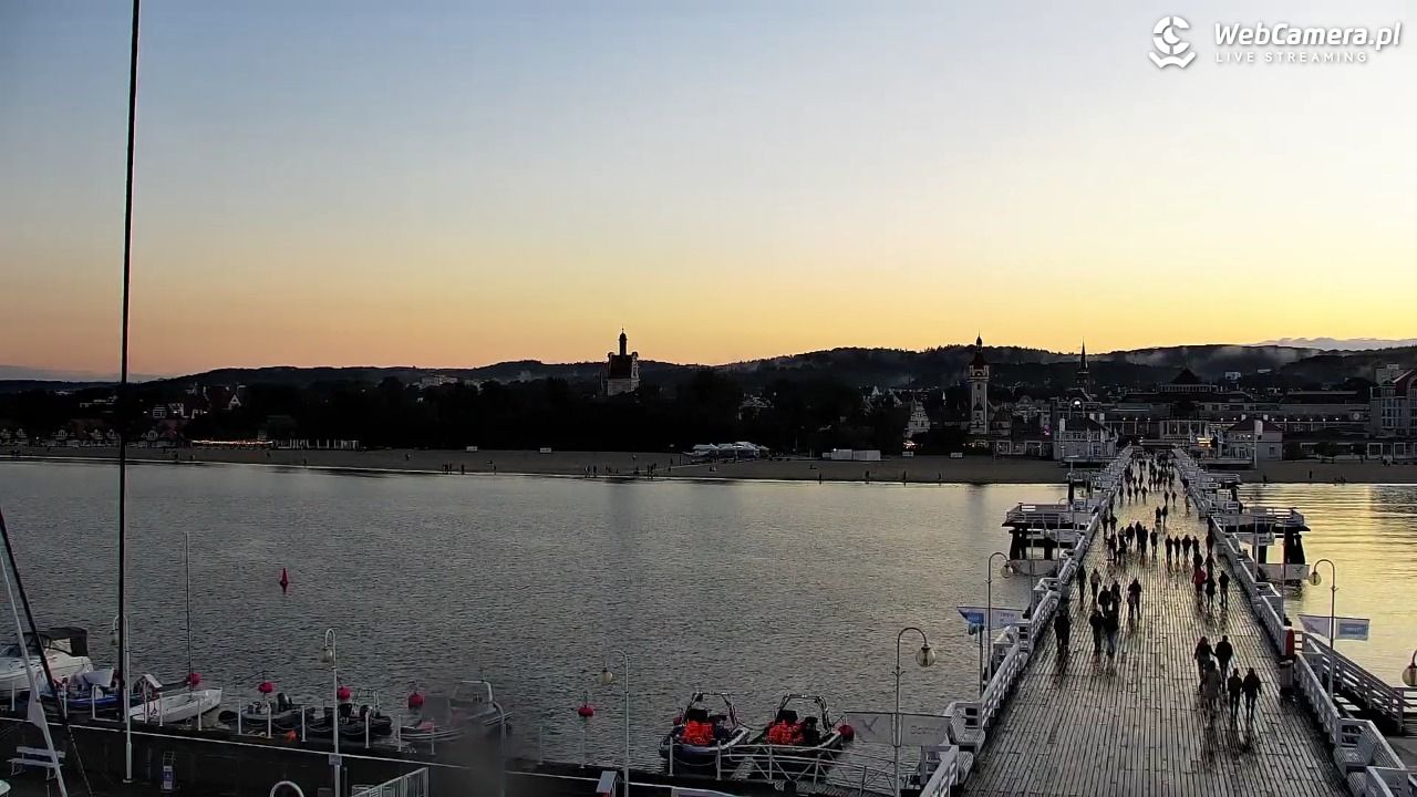 SOPOT - widok z molo - 18 wresień 2026, 18:59