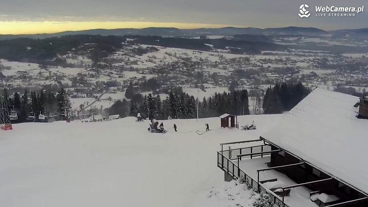 Kompleks BESKID Spytkowice - widok z górnej stacji - 29 listopad 2025, 08:51