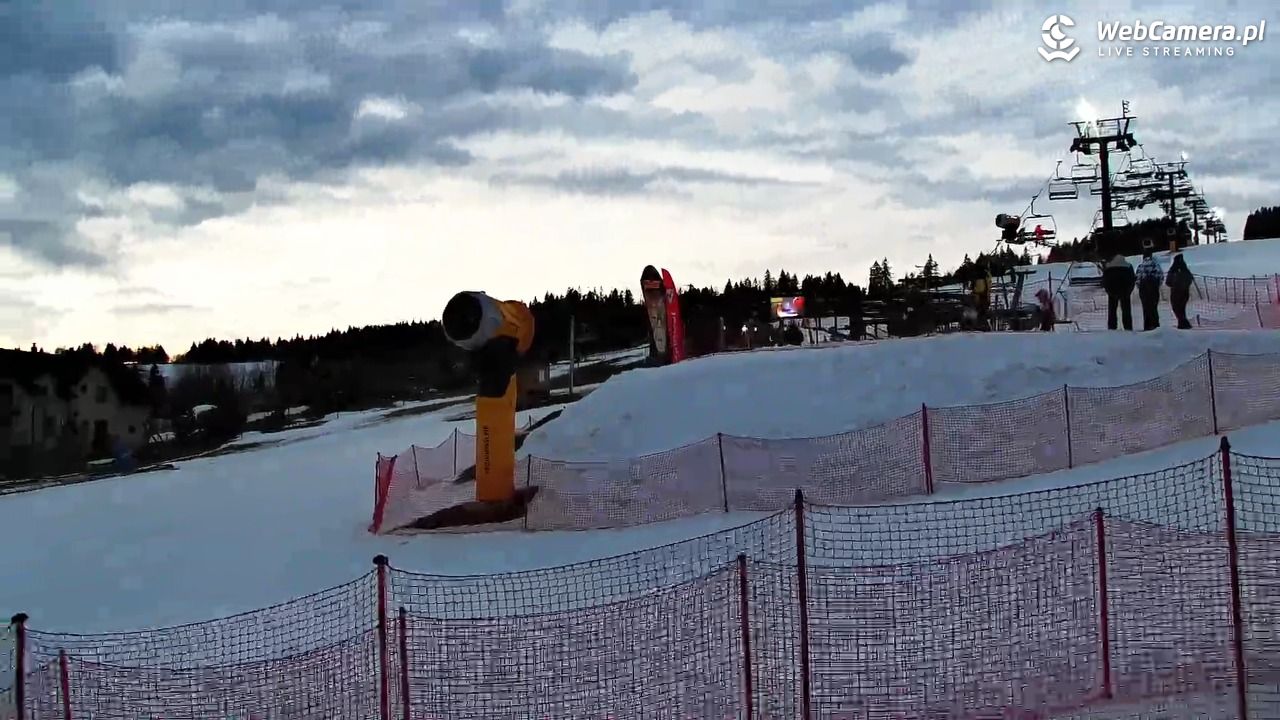 Ski Centrum Strachan - widok na stok NOWOŚĆ - 02 marzec 2026, 17:25