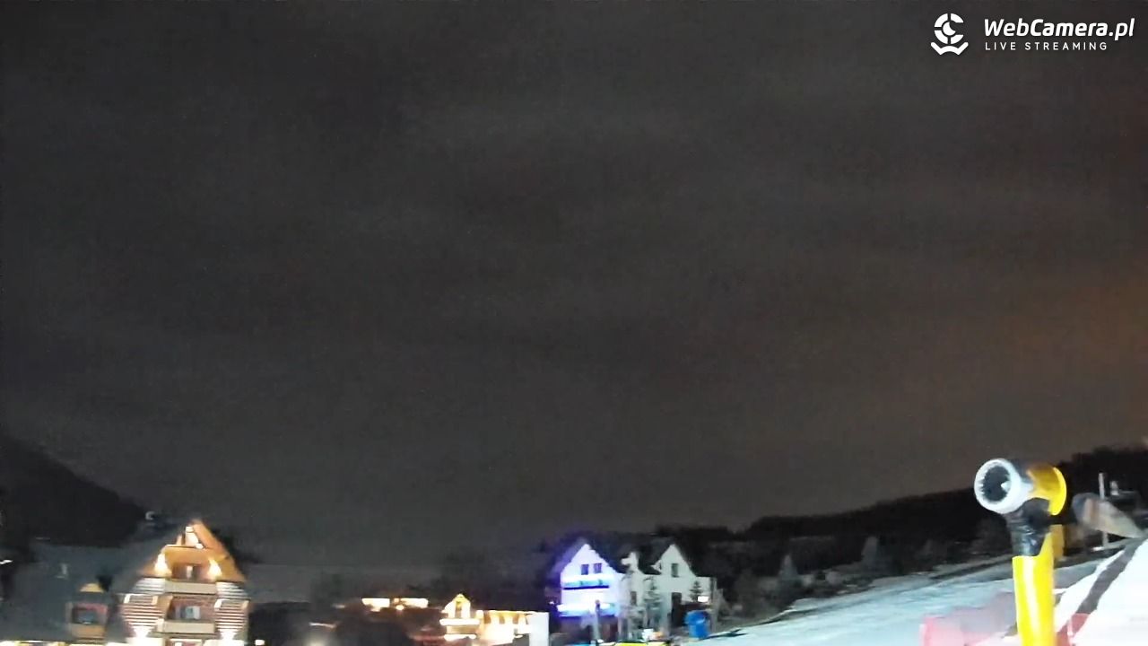 Ski Centrum Strachan - widok na stok NOWOŚĆ - 01 marzec 2026, 20:39