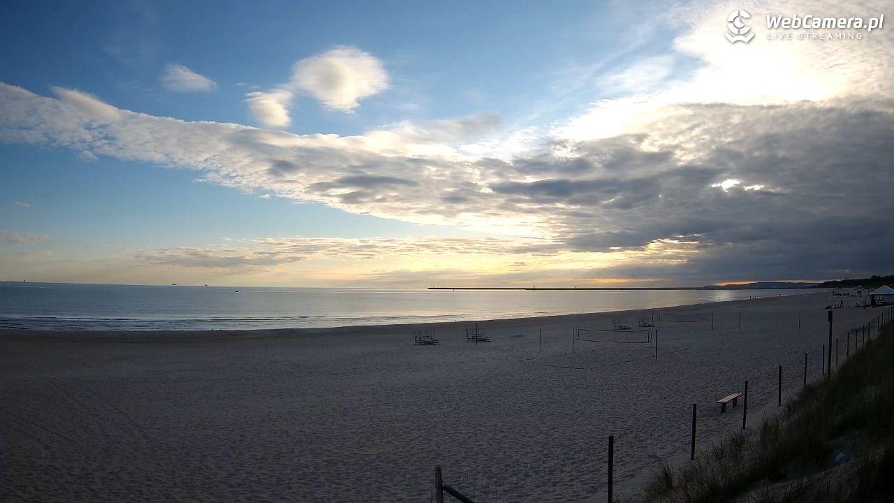 ŚWINOUJŚCIE - widok na plażę - 09 maj 2025, 06:30