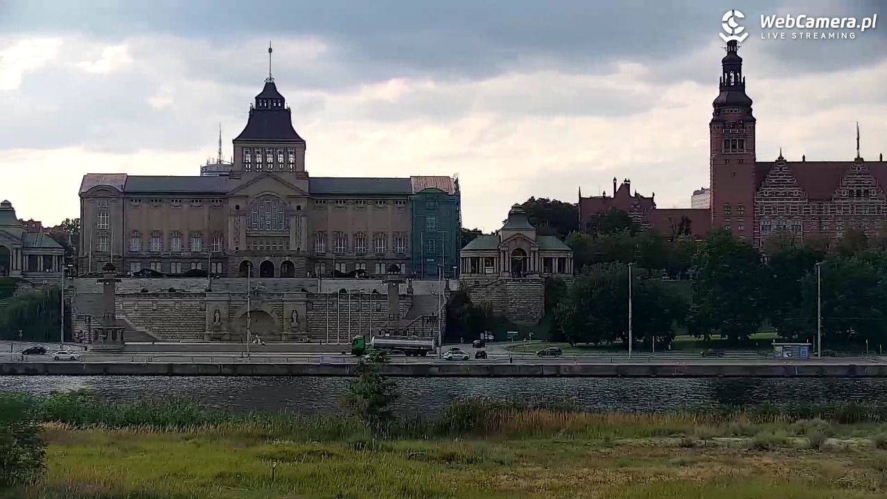 Widok na Bulwary Szczecińskie - 05 sierpień 2026, 17:45