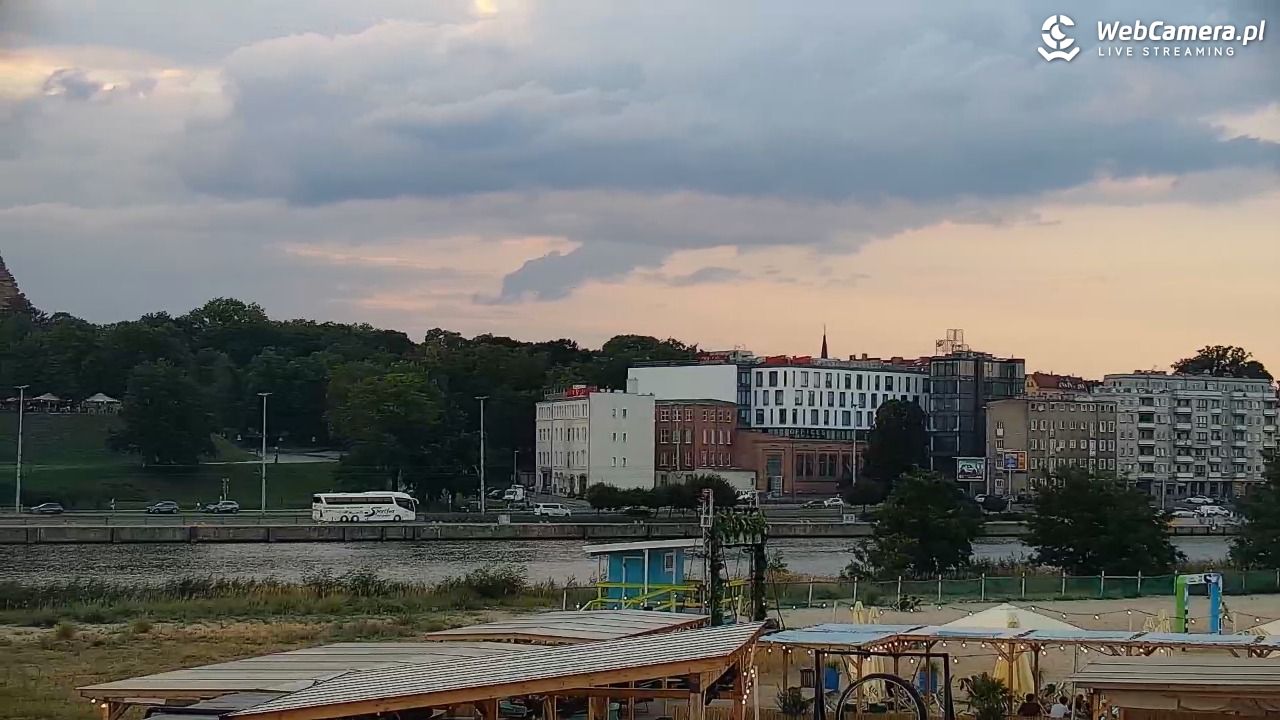Widok na Bulwary Szczecińskie - 05 sierpień 2026, 19:39