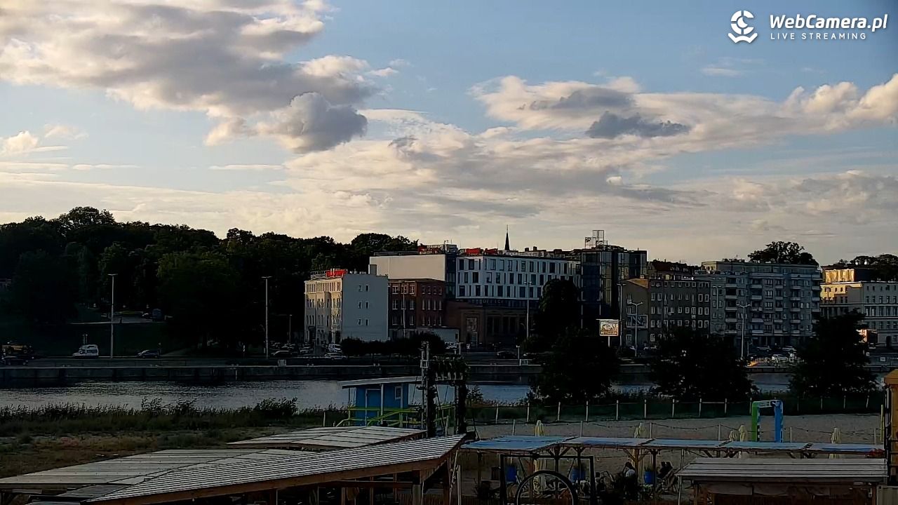 Widok na Bulwary Szczecińskie - 27 lipiec 2026, 19:15