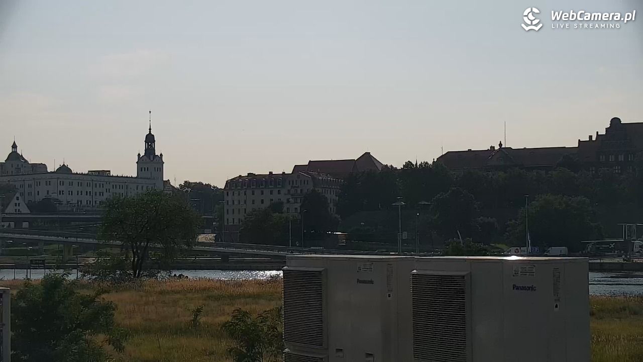 Widok na Bulwary Szczecińskie - 04 sierpień 2026, 17:47