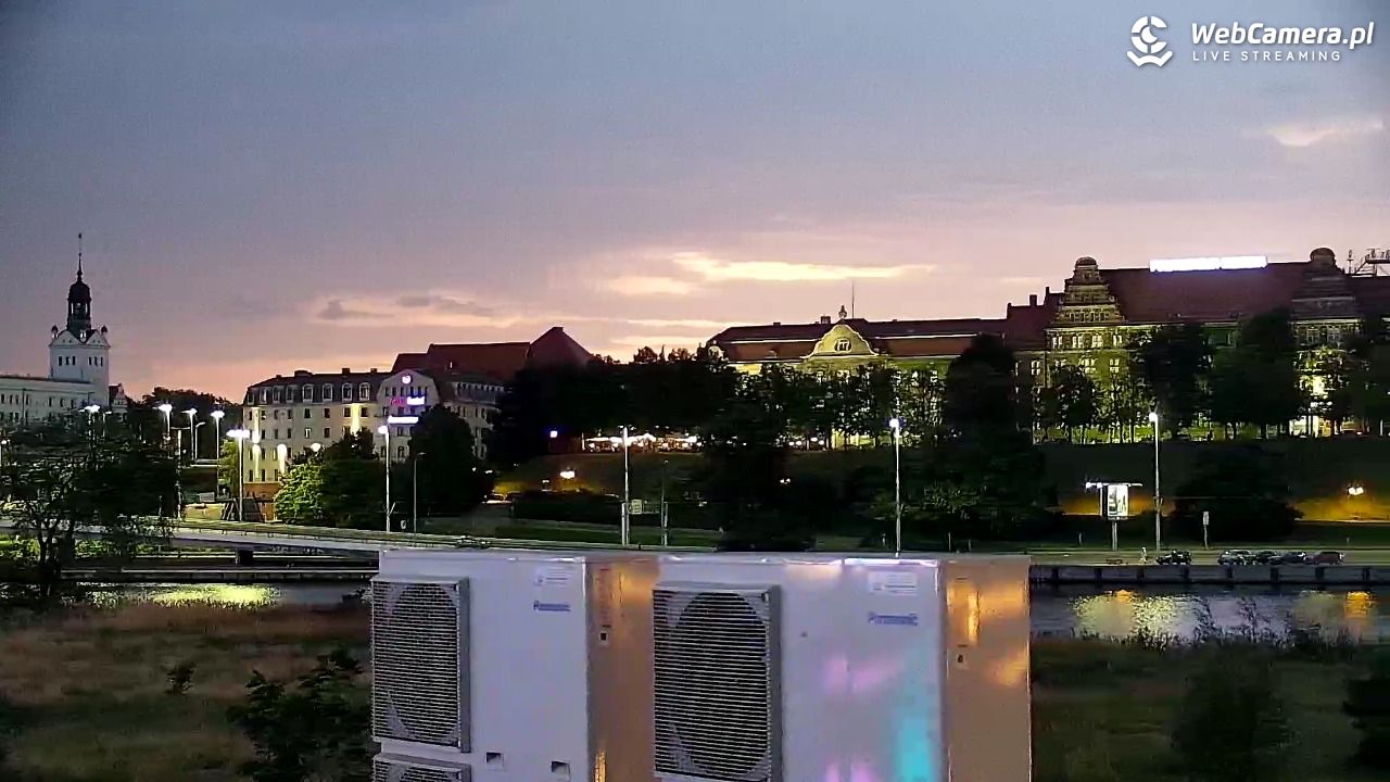 Widok na Bulwary Szczecińskie - 05 sierpień 2026, 21:16