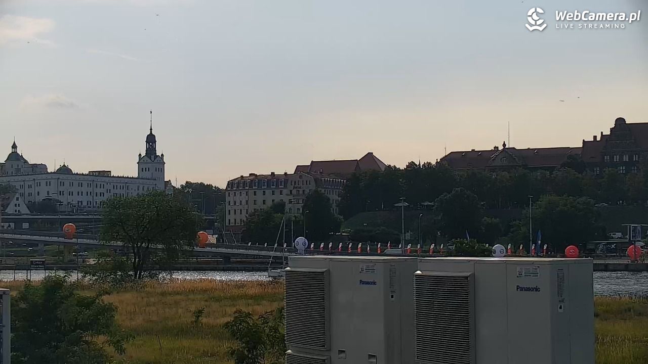 Widok na Bulwary Szczecińskie - 04 sierpień 2026, 17:08
