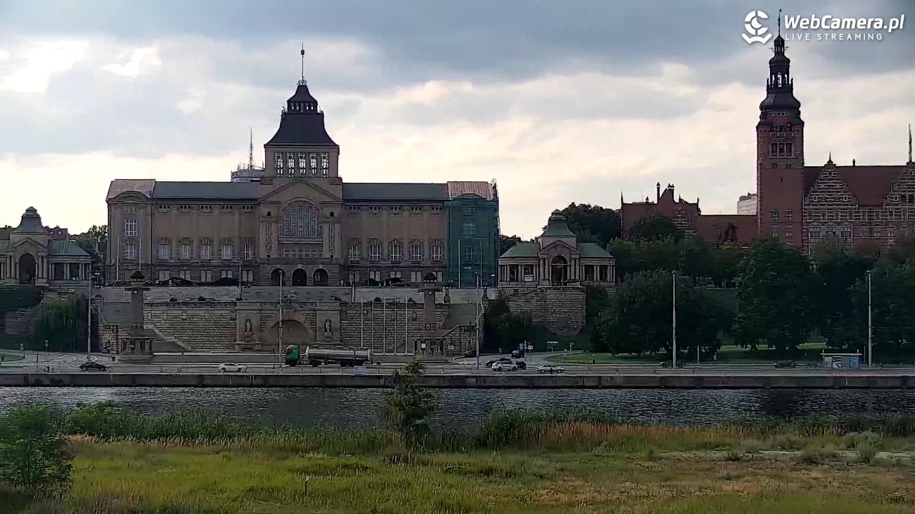 Widok na Bulwary Szczecińskie - 05 sierpień 2026, 17:45