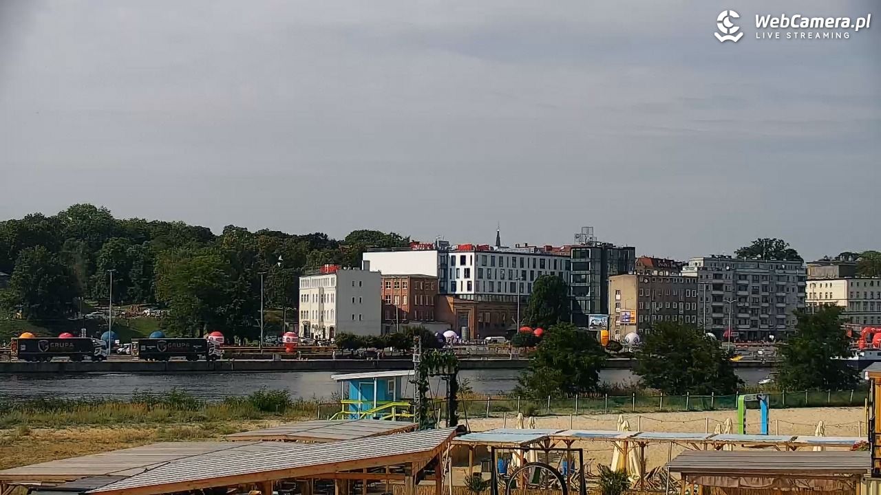 Widok na Bulwary Szczecińskie - 04 sierpień 2026, 16:03