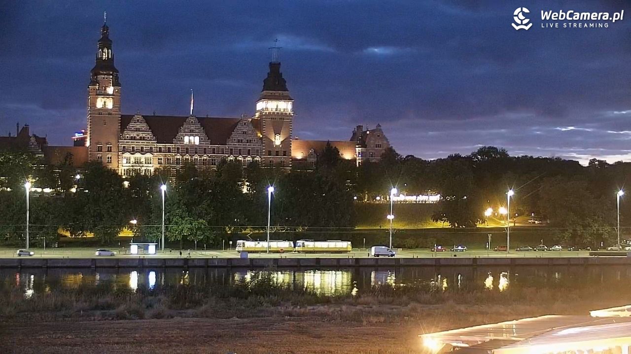 Widok na Bulwary Szczecińskie - 07 sierpień 2026, 21:37