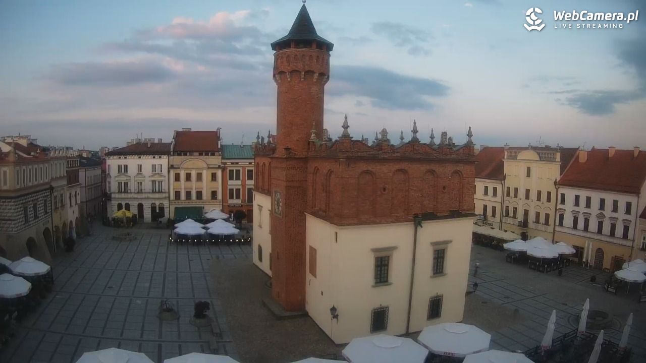 Rynek miejski w Tarnowie - 16 lipiec 2026, 20:28