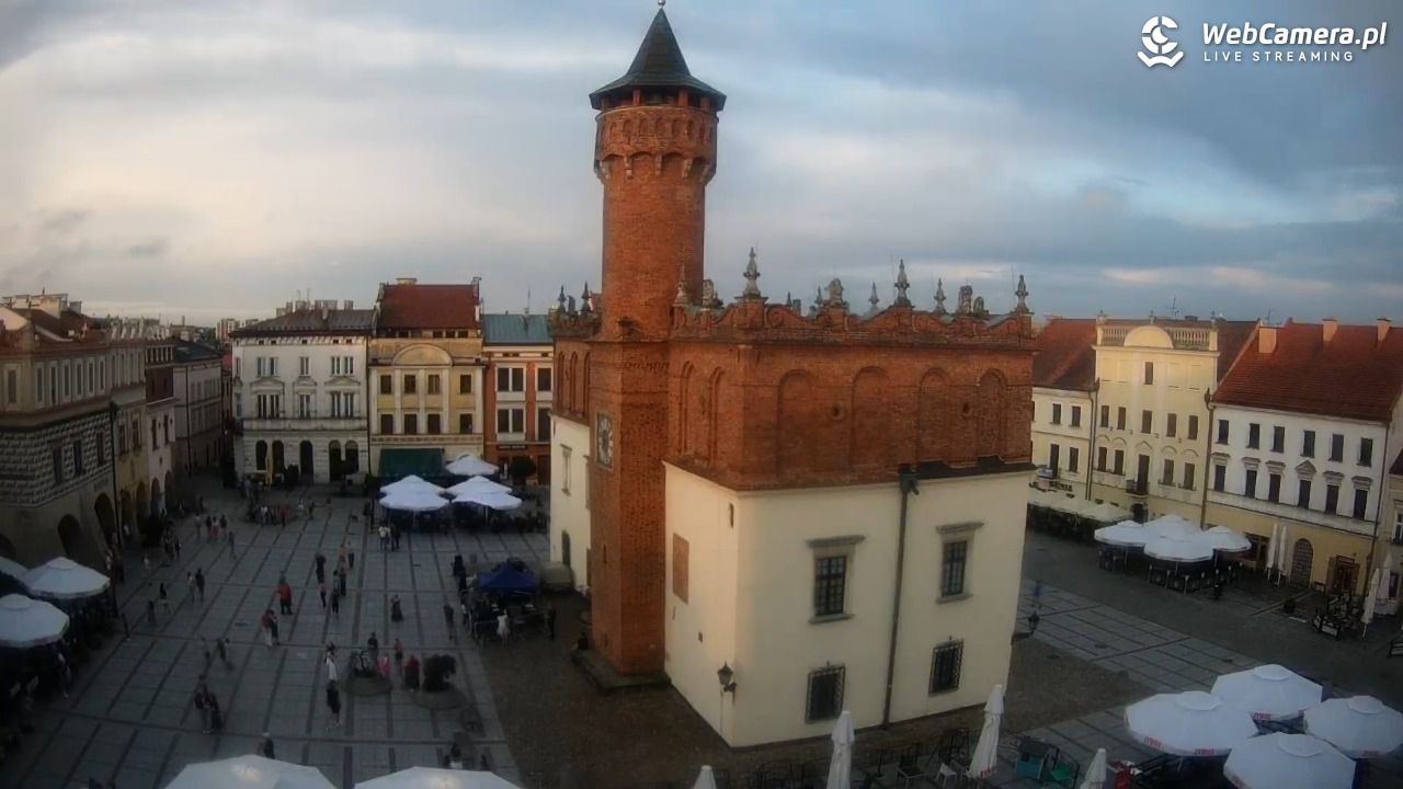 Rynek miejski w Tarnowie - 19 lipiec 2026, 19:59