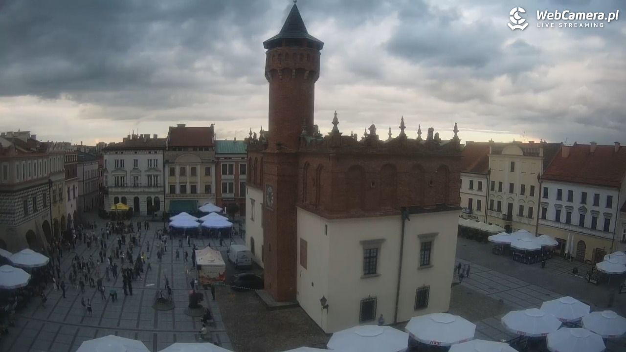 Rynek miejski w Tarnowie - 05 lipiec 2026, 19:35