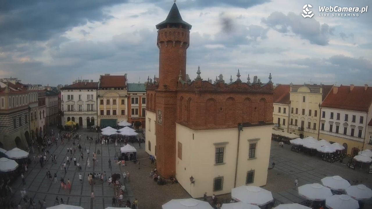 Rynek miejski w Tarnowie - 16 sierpień 2026, 19:08