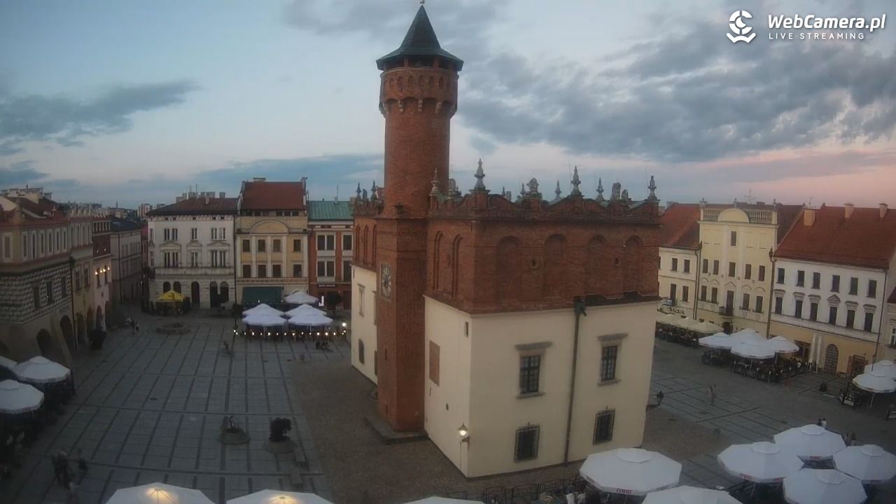 Rynek miejski w Tarnowie - 11 lipiec 2026, 20:43