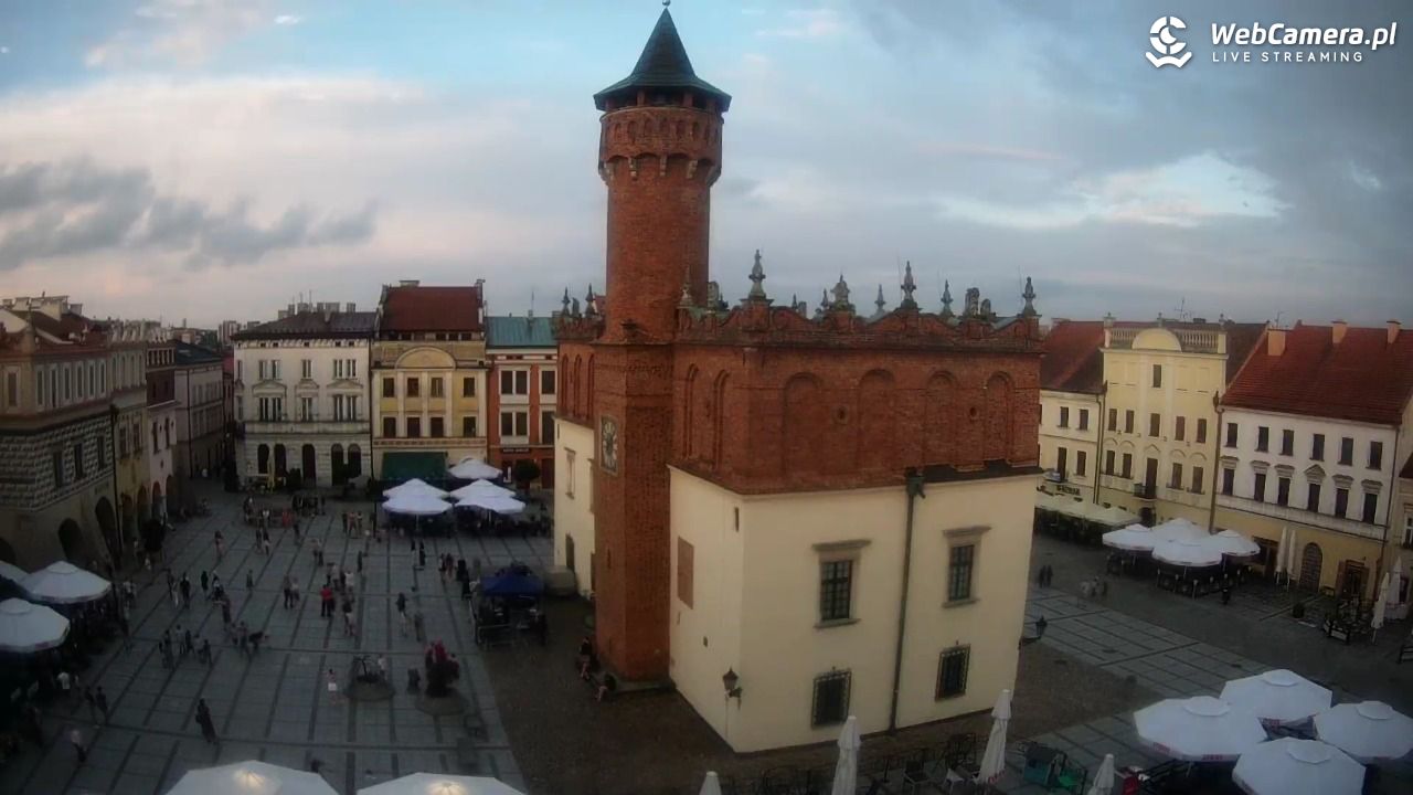 Rynek miejski w Tarnowie - 19 lipiec 2026, 20:09