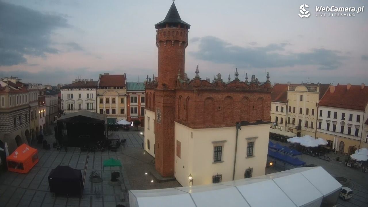 Rynek miejski w Tarnowie - 22 maj 2026, 20:32