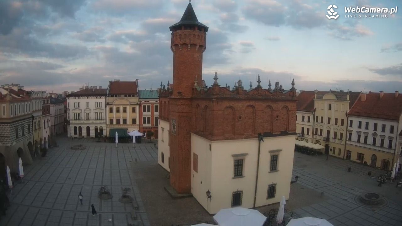 Rynek miejski w Tarnowie - 21 kwiecień 2026, 19:20