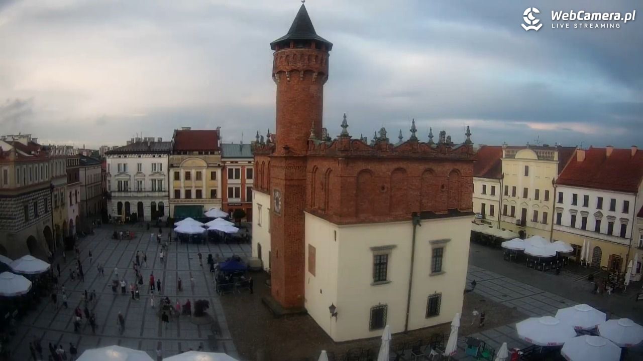Rynek miejski w Tarnowie - 19 lipiec 2026, 19:55