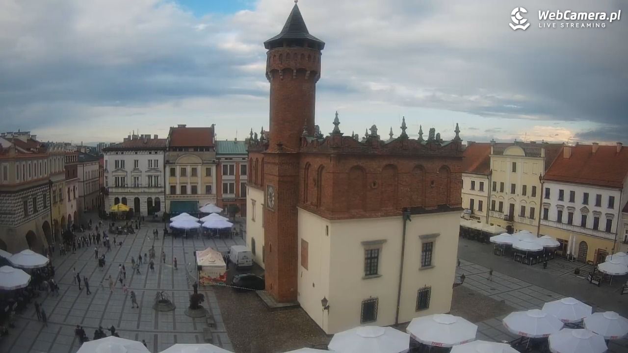 Rynek miejski w Tarnowie - 05 lipiec 2026, 19:05