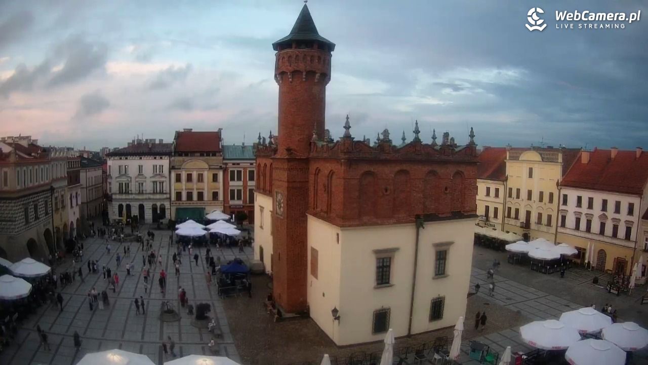 Rynek miejski w Tarnowie - 19 lipiec 2026, 20:19