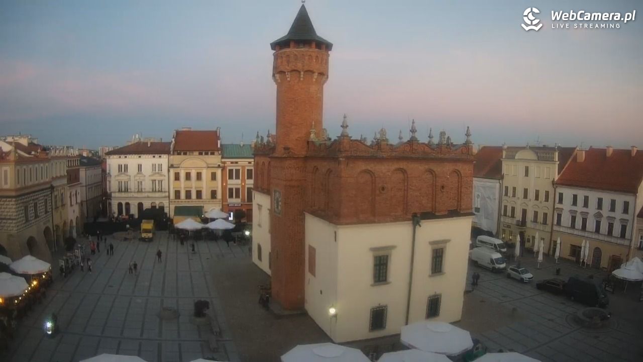 Rynek miejski w Tarnowie - 30 wresień 2026, 18:29