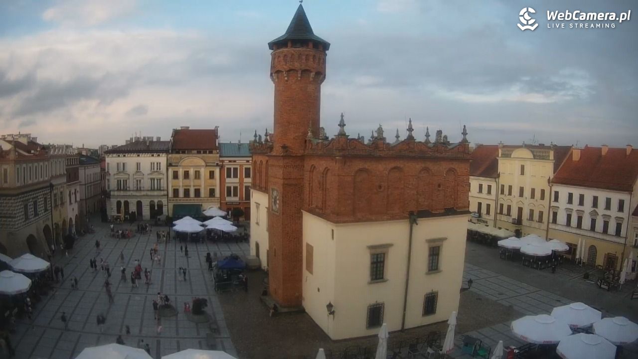 Rynek miejski w Tarnowie - 19 lipiec 2026, 20:07